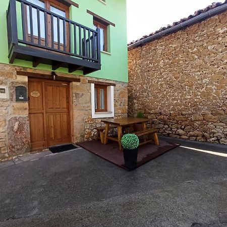Villa Aromas De Corain à Onís Extérieur photo